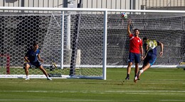 Sin Almir&oacute;n, Paraguay juega ante Australia por la supervivencia en el Mundial