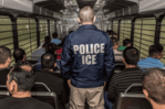 Revelan que agentes de ICE no llevaban cámaras corporales en operativo donde murió inmigrante Revelan que agentes de ICE no llevaban cámaras corporales en operativo donde murió inmigrante