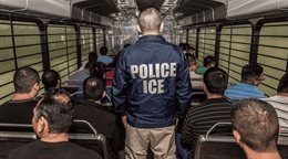 Revelan que agentes de ICE no llevaban c&aacute;maras corporales en operativo donde muri&oacute; inmigrante
