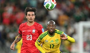 Sud&aacute;frica rompe pron&oacute;sticos en el Mundial y avanza segunda detr&aacute;s de M&eacute;xico