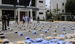 DEA califica de "contundente golpe" al narcotr&aacute;fico decomiso de 1,360 paquetes de presunta coca&iacute;na