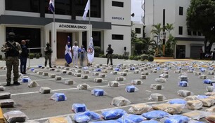 DEA califica de "contundente golpe" al narcotr&aacute;fico decomiso de 1,360 paquetes de presunta coca&iacute;na