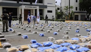 Caen 13 personas tras decomiso de 1,833 paquetes de drogas en dos operativos