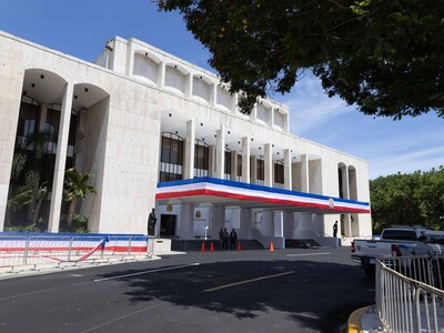 ¿Deben los teatros albergar velatorios de artistas?