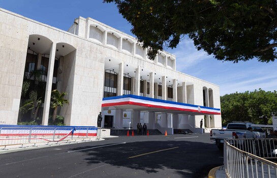 &iquest;Deben los teatros albergar velatorios de artistas? Un debate que trasciende a Rep&uacute;blica Dominicana