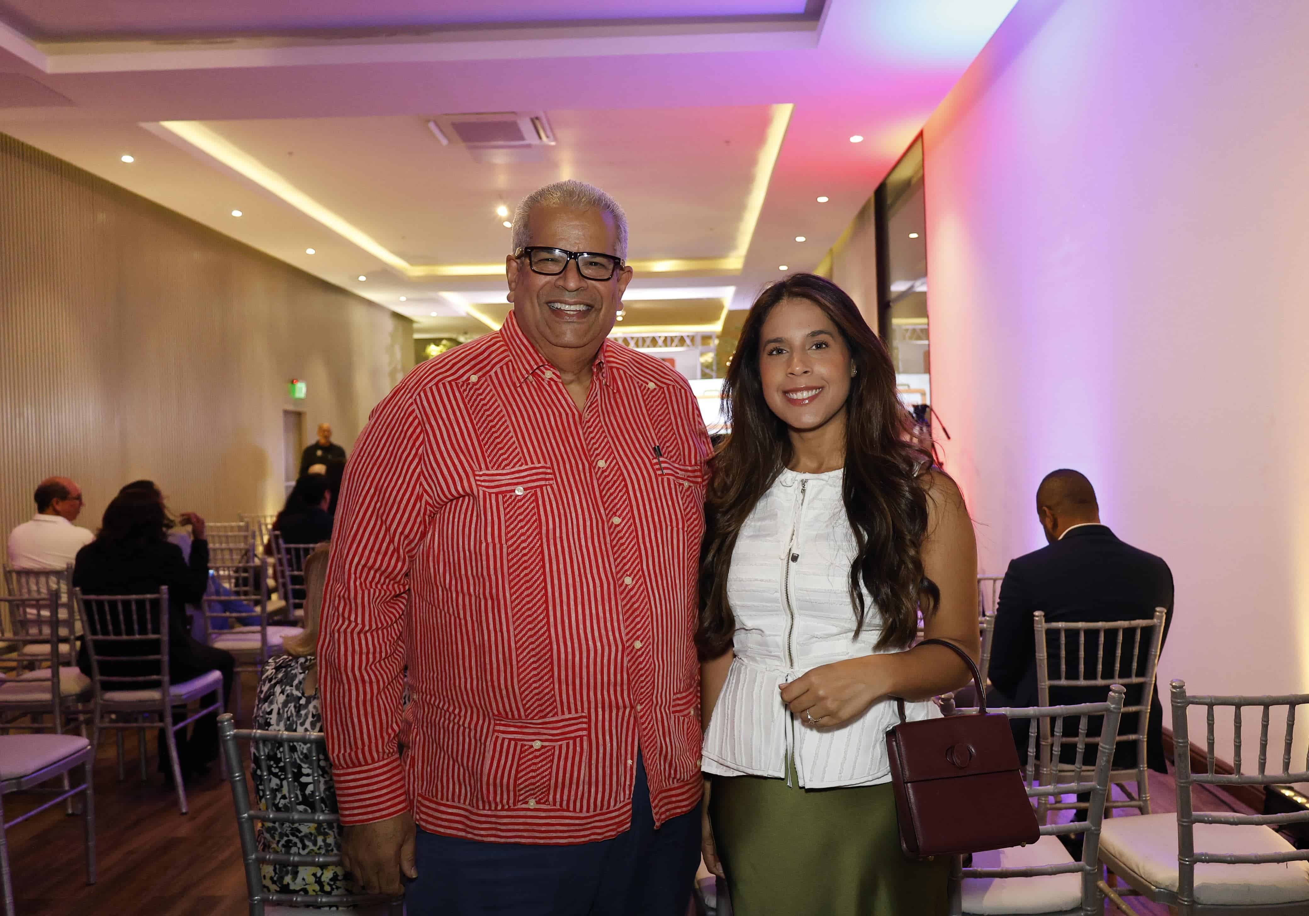 Pedro Vargas y Kamila Taveras.