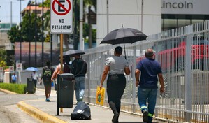 Polvo del Sahara, calor y lluvias por vaguada dominan el clima este jueves
