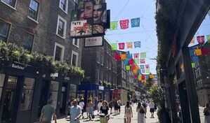 Londres inaugura &iexcl;Frida Ic&oacute;nica!, un mural al aire libre por el 119 aniversario de Kahlo