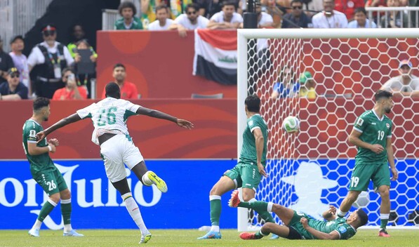Senegal aplasta 5-0 a Irak y mantiene viva la esperanza de clasificar en el Mundial