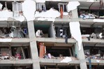 M&aacute;s de 100 edificios colapsados en La Guaira, estado con mayor afectaci&oacute;n por terremotos
