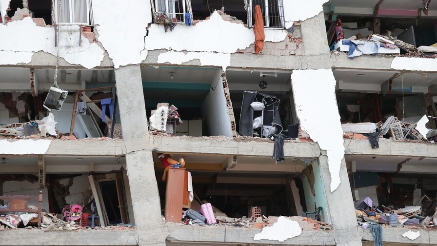 M&aacute;s de 100 edificios colapsados en La Guaira, estado con mayor afectaci&oacute;n por terremotos