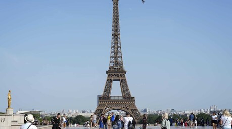 El calor extremo modifica los h&aacute;bitos en el tur&iacute;stico Par&iacute;s
