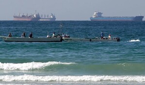 Ir&aacute;n advierte a los buques que no se desv&iacute;en de ruta demarcada en estrecho de Ormuz