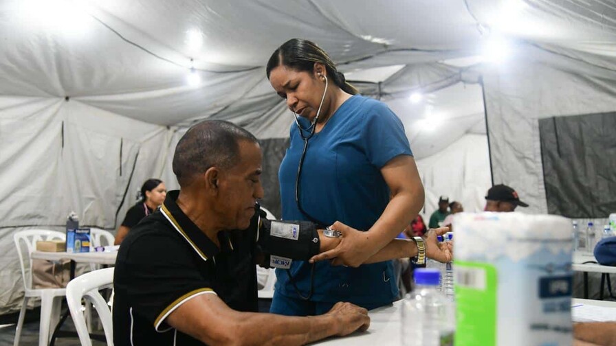 Ministerio de Salud realiza jornada de prevenci&oacute;n para cientos de familias en Villa Tapia