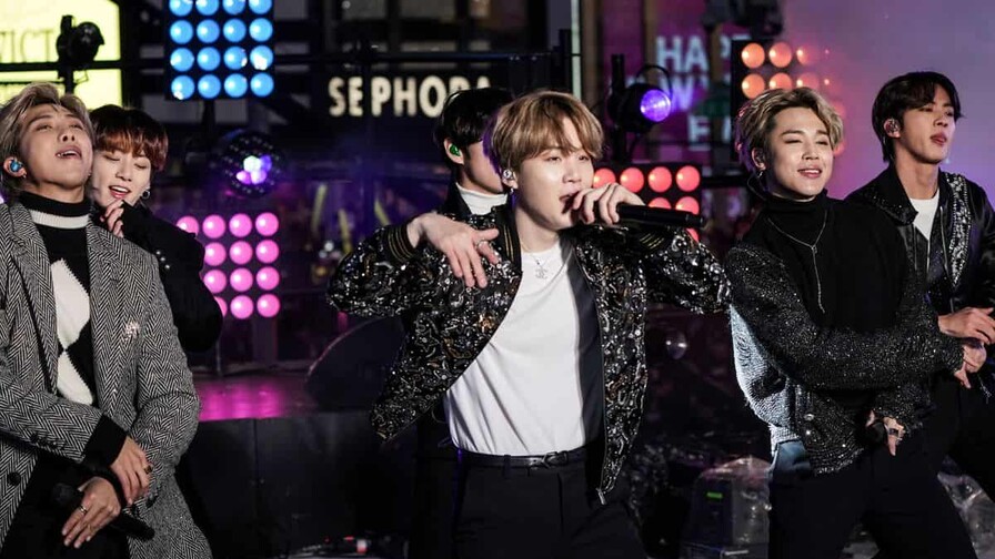 BTS hace historia en Espa&ntilde;a con un multitudinario debut en el estadio Metropolitano