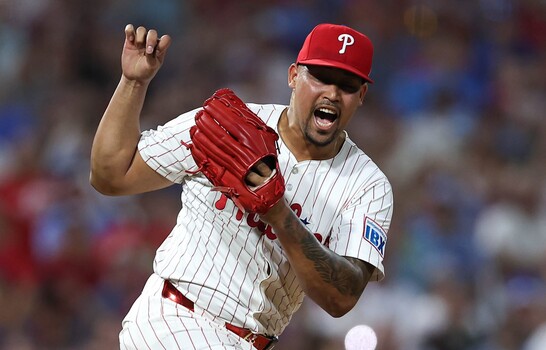 Jhoan Dur&aacute;n salva su n&uacute;mero 20 en triunfo 2-1 de Filis sobre Mets; Juan Soto de 4-0