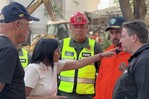 Fuera, fuera, gritan residentes a presidenta de Venezuela en zona afectada por terremotos