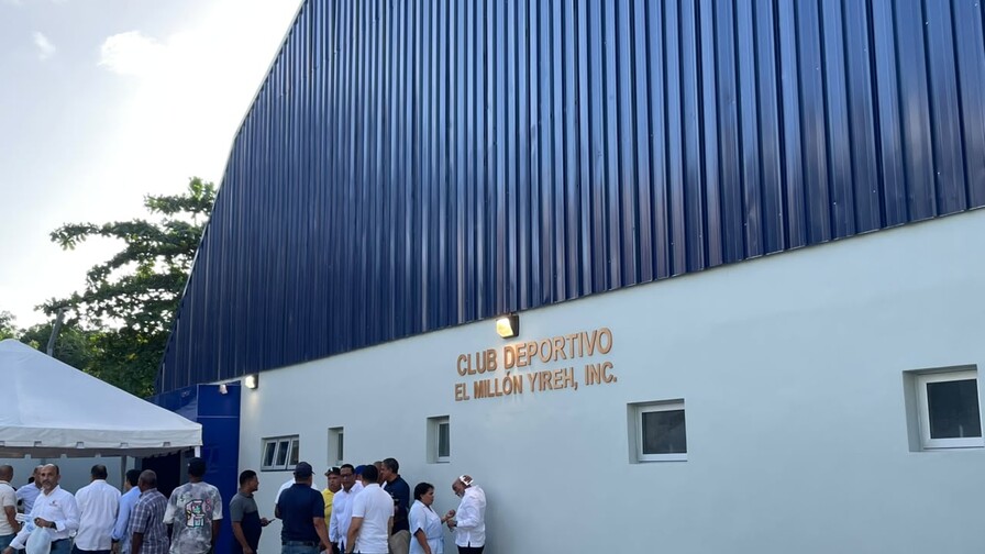 El presidente Abinader inaugura el Club Deportivo El Mill&oacute;n Yireh