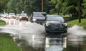Al menos cuatro muertos por inundaciones en Kentucky; gobernador declara estado de emergencia