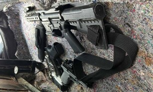Capturan a tres hombres vinculados a red de narcotr&aacute;fico y les ocupan fusil y otras cinco armas
