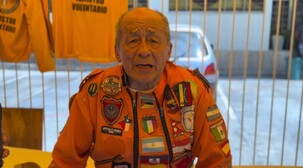 El rescatista mexicano de 80 a&ntilde;os que atiende por tercera vez un desastre en Venezuela
