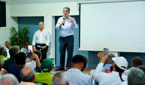Leonel Fern&aacute;ndez exige al Gobierno bajar los combustibles por ca&iacute;da del petr&oacute;leo