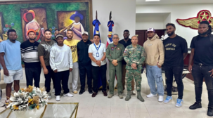 Llega al pa&iacute;s segundo grupo de peloteros dominicanos varados en Venezuela