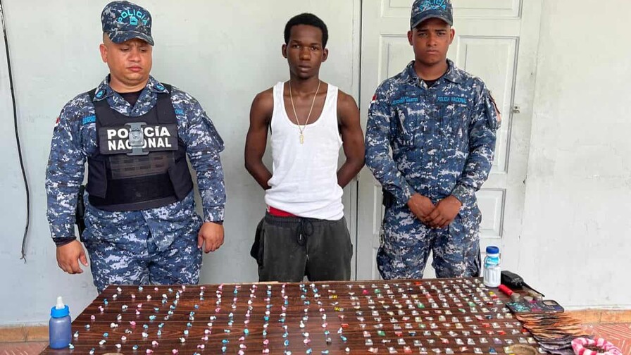 Ocupan m&aacute;s de 500 porciones de presuntas drogas durante operativo policial en Hato Mayor