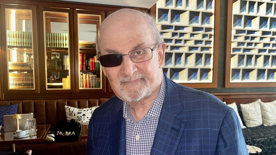 Salman Rushdie revela detalles sobre su nueva novela en el festival Babell