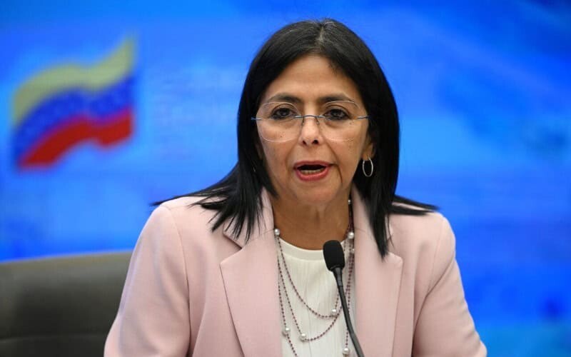 Delcy Rodr&iacute;guez anuncia inspecci&oacute;n de viviendas y alarga suspensi&oacute;n de clases tras sismos