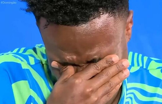 Vinicius Jr. llora al recordar los sacrificios de su abuela para que &eacute;l lograra su sue&ntilde;o