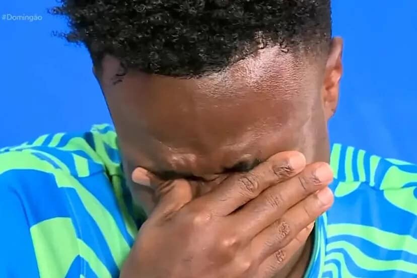 Vinicius Jr. llora al recordar los sacrificios de su abuela para que &eacute;l lograra su sue&ntilde;o