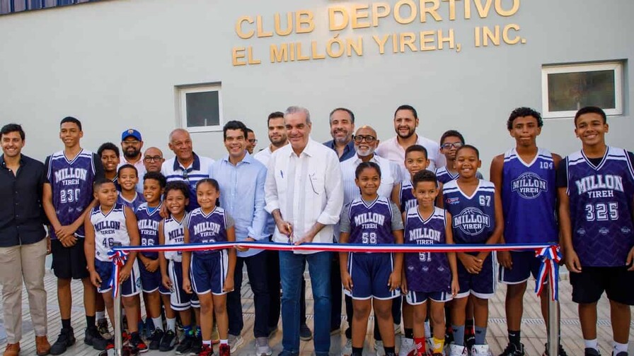 El presidente Abinader inaugura el Club Deportivo El Mill&oacute;n Yireh