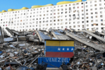 Colapsa complejo del plan bandera de vivienda de Hugo Ch&aacute;vez tras sismos en Venezuela