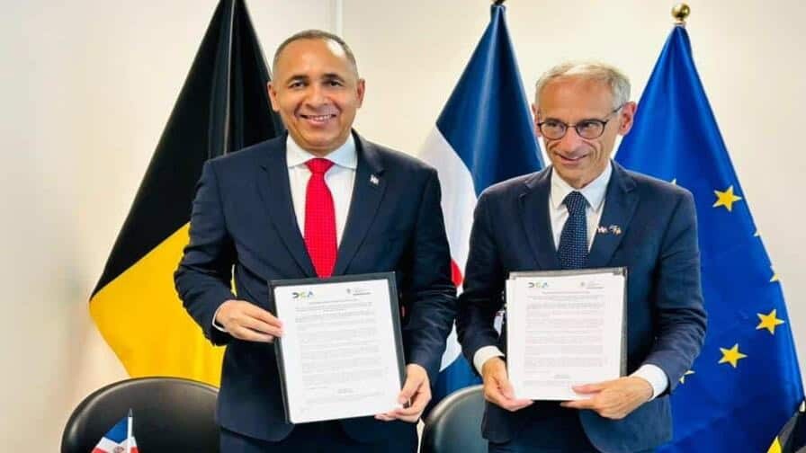 RD y B&eacute;lgica firman acuerdo aduanero para reforzar lucha contra el narcotr&aacute;fico