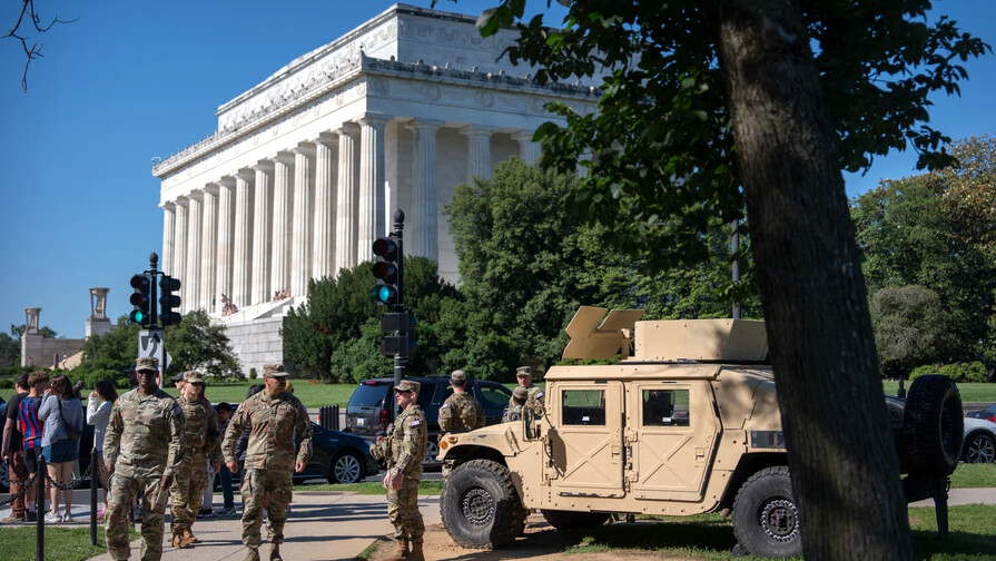 Washington pagar&aacute; US$50,000 a hombre detenido por protestar con la m&uacute;sica de Star Wars
