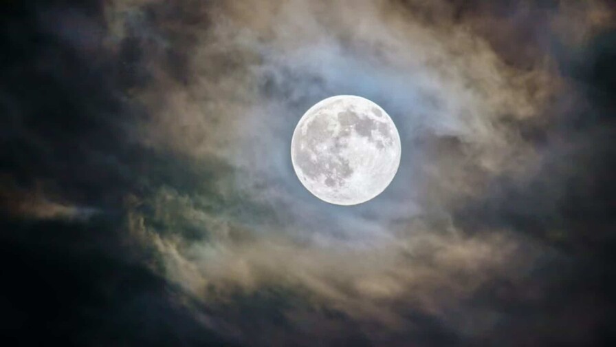Luna de fresa": el nombre bonito de una luna llena com&uacute;n