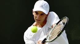 Rafael J&oacute;dar, de apenas 19 a&ntilde;os, pisa fuerte sobre la hierba de Wimbledon en su debut