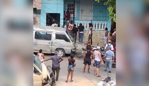 Hombre intenta entrar a casa de expareja tras enterarse que tiene novio; motoristas intervienen