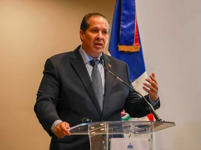 Comienzan a llegar médicos a RD tras terremotos en Venezuela