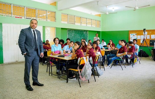 La Constituci&oacute;n tambi&eacute;n se aprende en la vida diaria (Clase 36)
