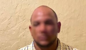 Con una pistola en la mano: as&iacute; fue detenido un hombre acusado de agredir a su pareja