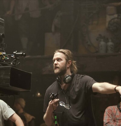 Condenan a 30 meses de prisi&oacute;n al director Carl Rinsch por fraude contra Netflix