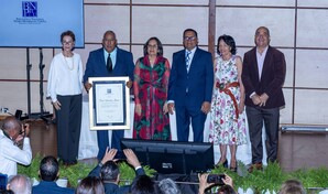 C&eacute;sar S&aacute;nchez Beras recibe el Premio Biblioteca Nacional de Literatura Infantil 2026