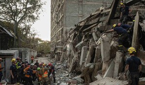 Familiares de venezolanos bajo los escombros denuncian impedimentos a labores de b&uacute;squeda
