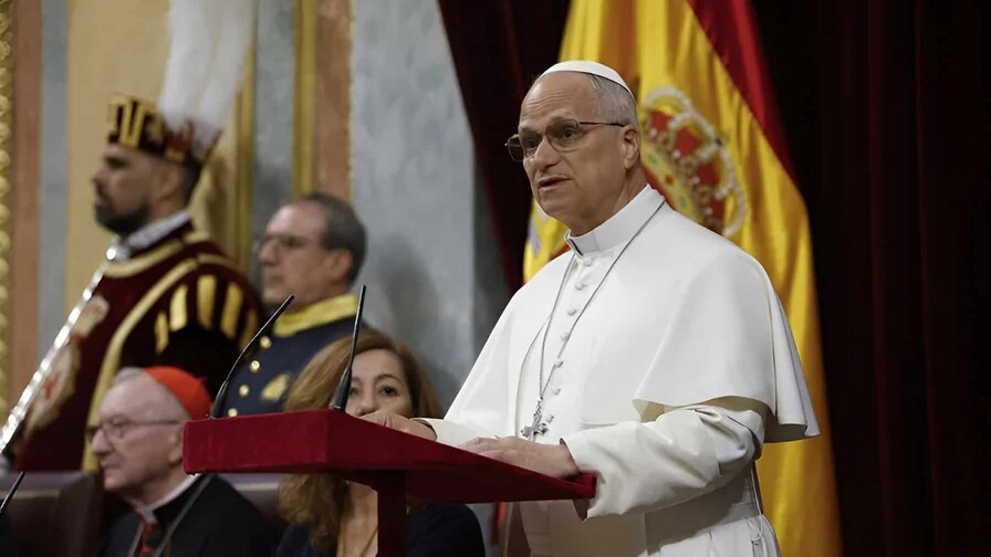 El papa pide usar las redes sociales con prudencia porque pueden proyectar un mundo irreal