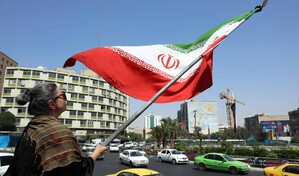 Trump advierte a Ir&aacute;n: Esta noche les vamos a dar duro