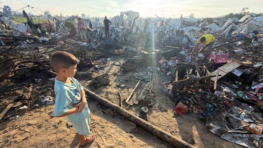 Israel asesin&oacute; a una beb&eacute; y a su madre en Gaza e incendi&oacute; m&aacute;s de 100 tiendas de campa&ntilde;a