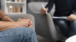M&aacute;s salud mental y habilidades socioemocionales para frenar alza de suicidios de j&oacute;venes