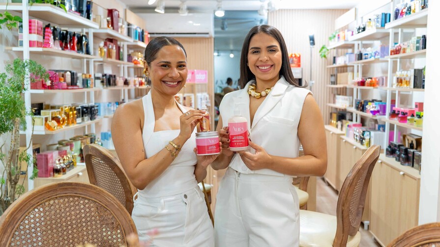 La marca de belleza "Aura by Lisaura" llega a República Dominicana La marca de belleza "Aura by Lisaura" llega a República Dominicana